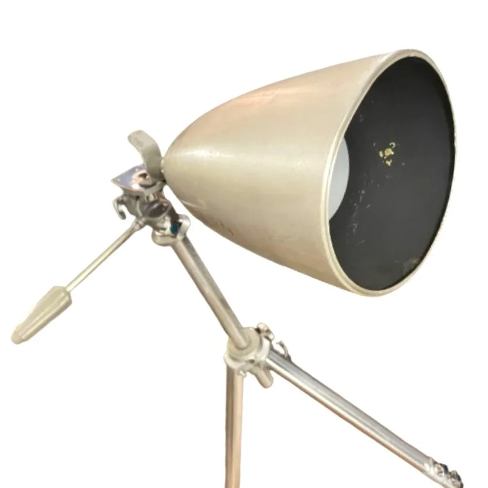 Vivitar vintage japanese tripod with spotlight